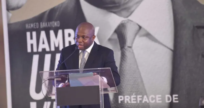 sortie-de-livre-hambak-une-vie-au-service-de-la-nation-un-livre-pour-rendre-hommage-au-golden-boy